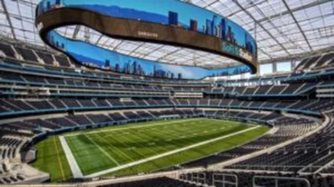 17岁巴萨新星惊艳17场：独造15球10助，历史一幕再现！